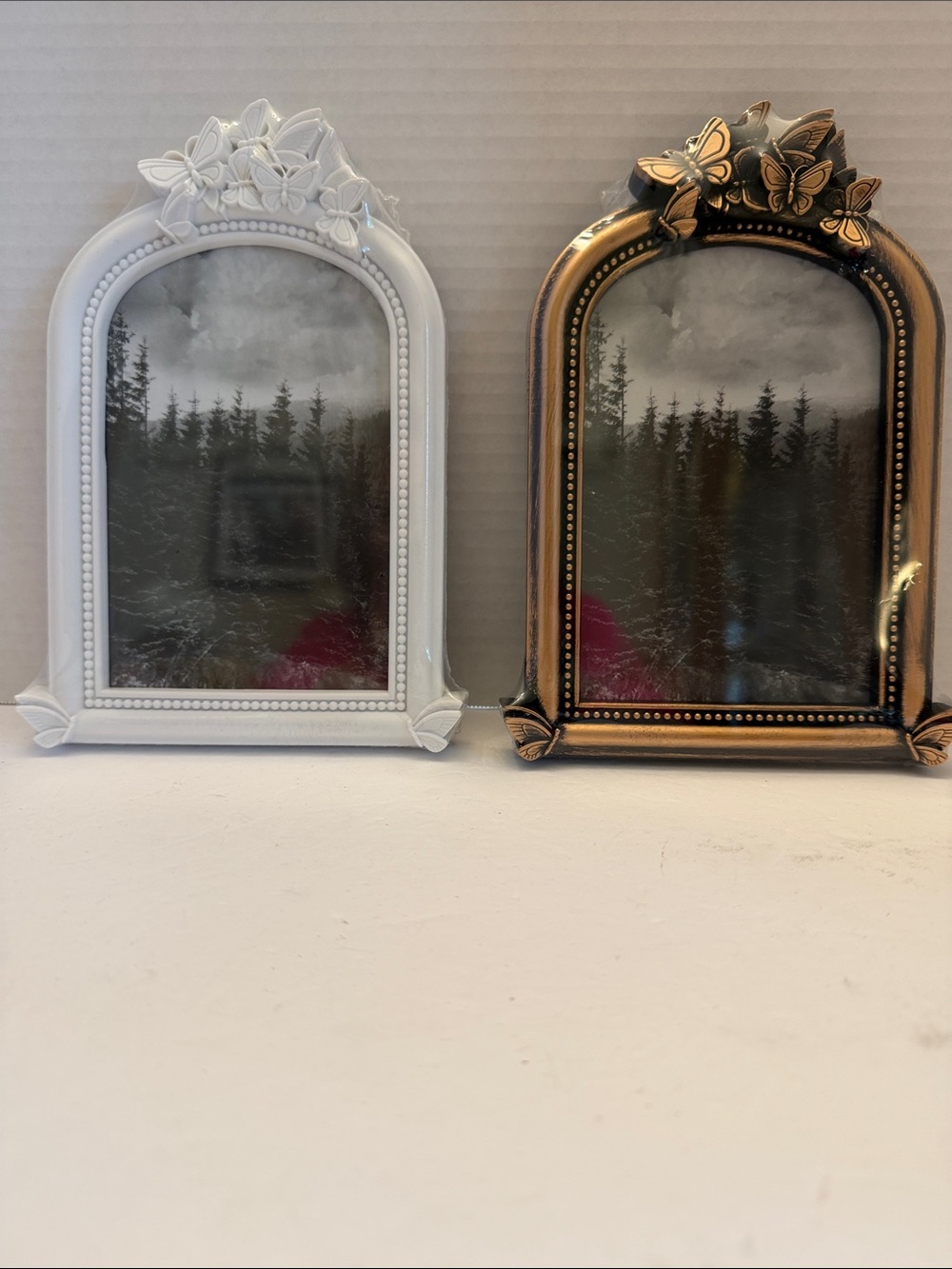 🔥Classic Butterfly Arch Frame - White or Bronze 4” x 6” opening